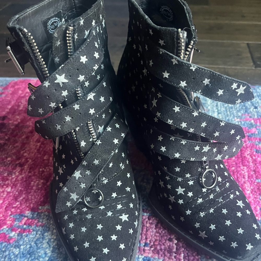 John Fluevog Western Cowboy Star-Patterned Black Ankle Boots EUC